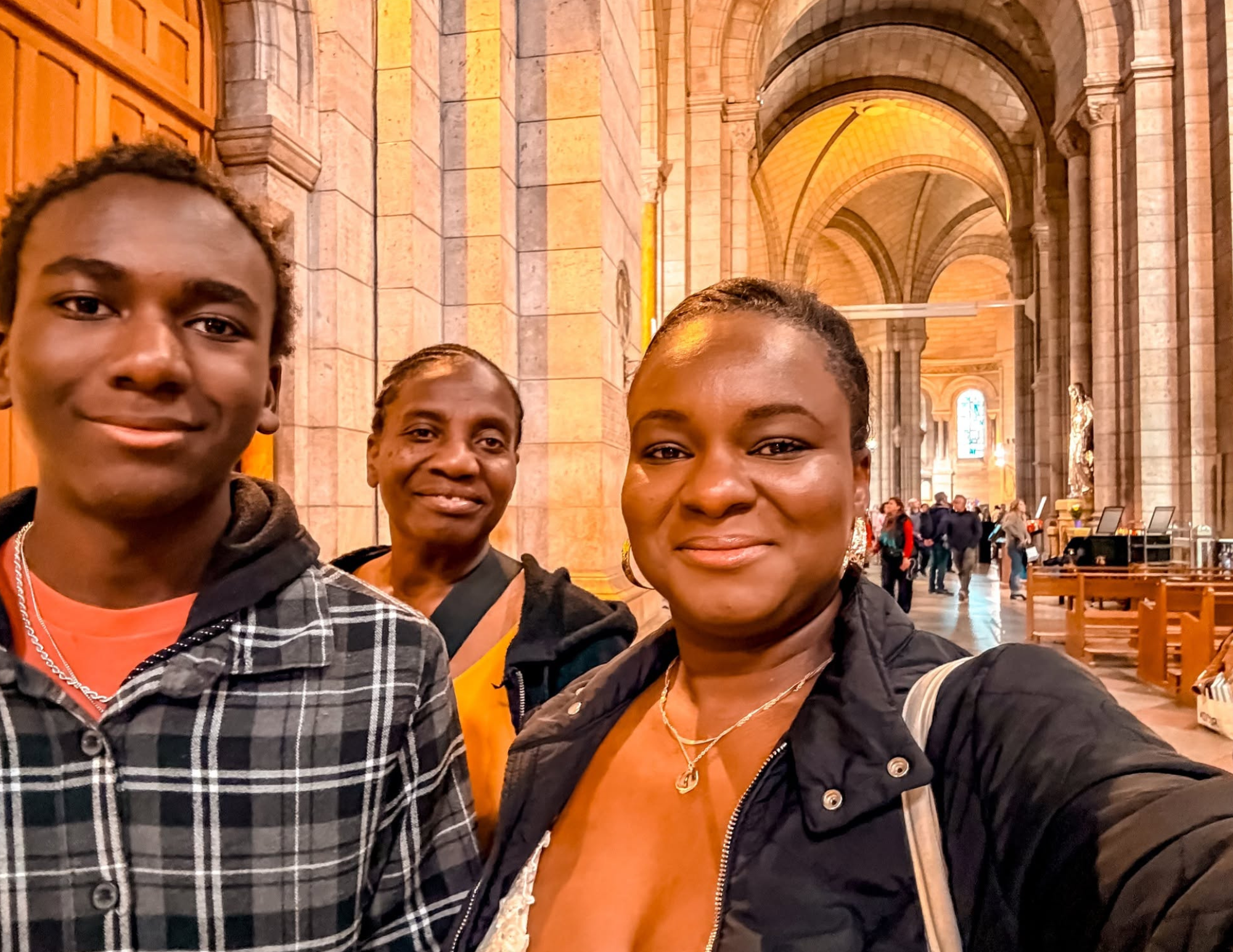 Paris Travel Guide (17).png